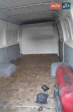 Грузовой фургон ГАЗ 2705 Газель 2000 в 