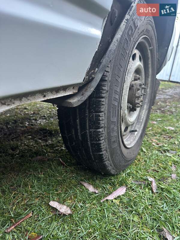 Вантажопасажирський фургон ГАЗ 2752 Соболь 2005 в Хоролі фото 10 Вантажопасажирський фургон ГАЗ 2752 Соболь 2005 в Хоролі