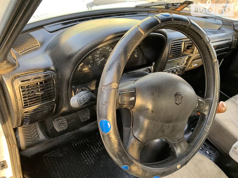 Седан ГАЗ 3110 Волга 2003 в Чернівцях