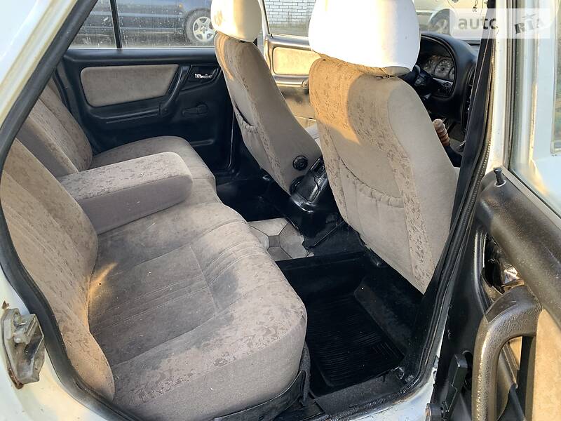 Седан ГАЗ 3110 Волга 2003 в Чернівцях