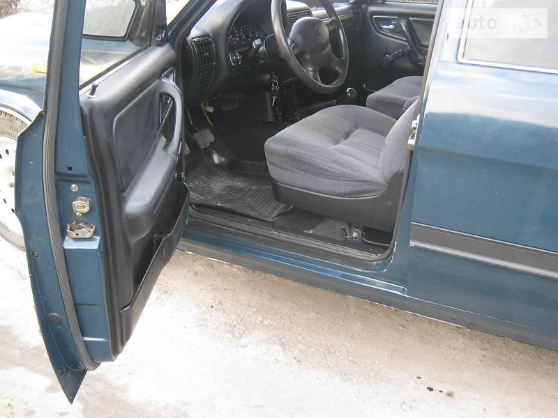 Седан ГАЗ 3110 Волга 1999 в Миргороді
