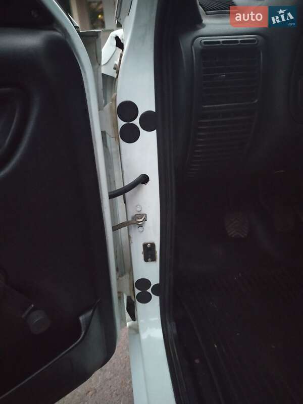 Седан ГАЗ 3110 Волга 2003 в Чернигове фото 12 Седан ГАЗ 3110 Волга 2003 в Чернигове