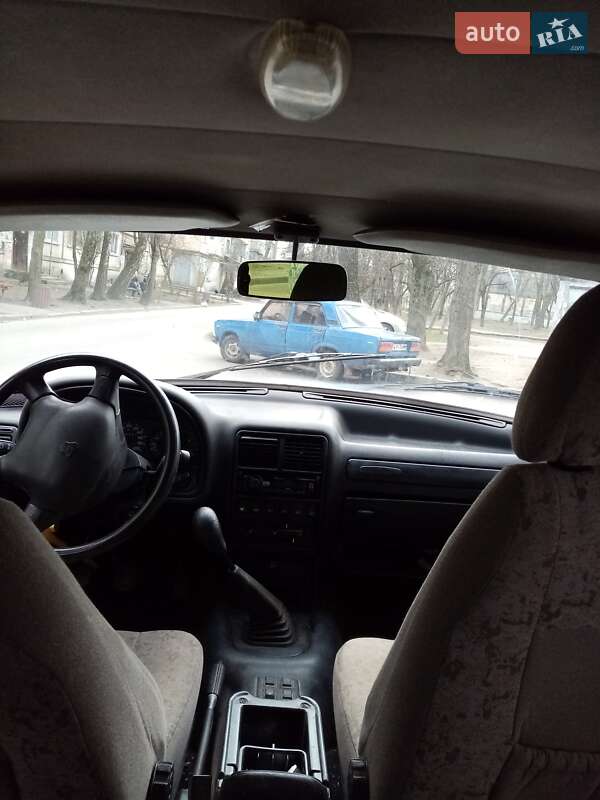 Седан ГАЗ 3110 Волга 2003 в Киеве