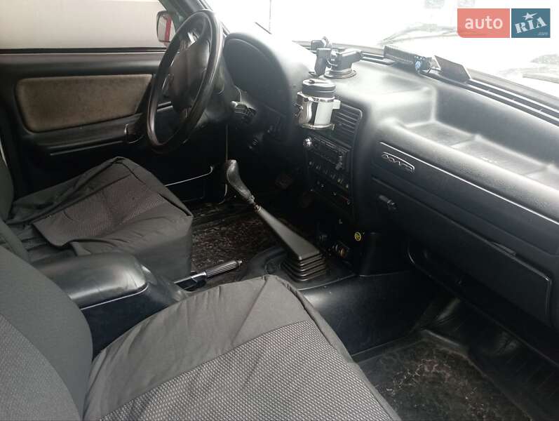 Седан ГАЗ 3110 Волга 2003 в Києві