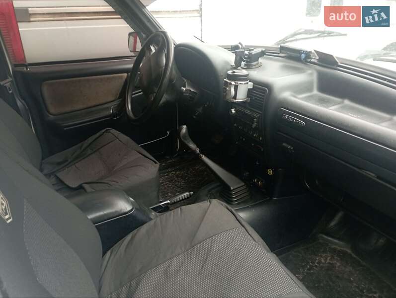Седан ГАЗ 3110 Волга 2003 в Києві