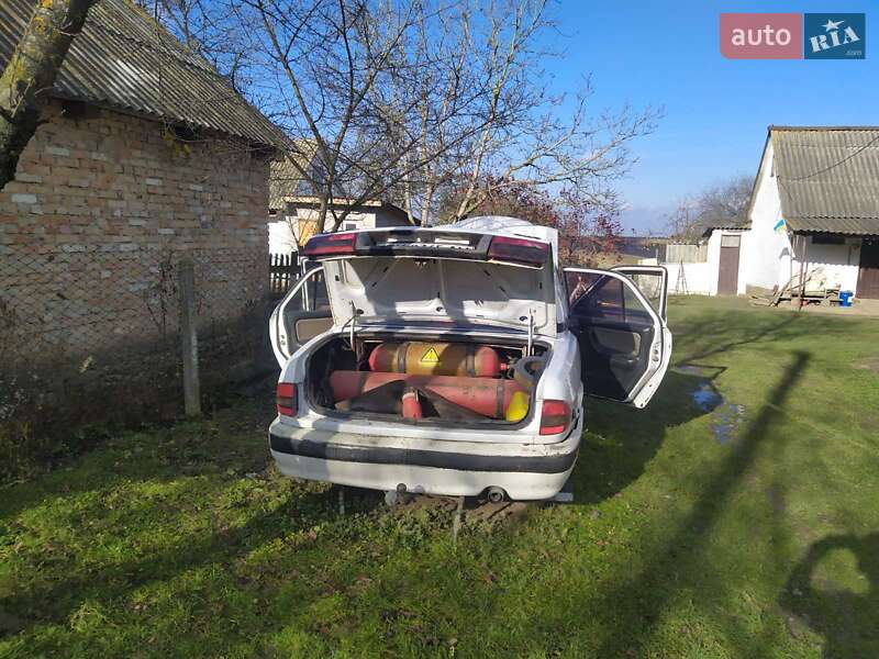 Седан ГАЗ 3110 Волга 2003 в Млиніві