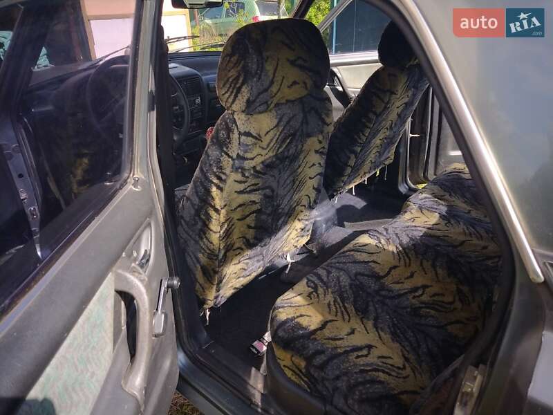 Седан ГАЗ 3110 Волга 2003 в Киеве