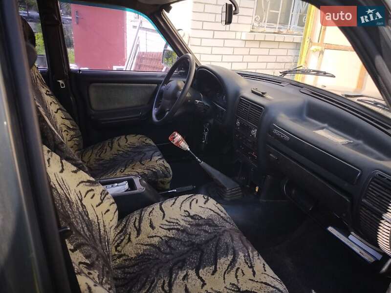 Седан ГАЗ 3110 Волга 2003 в Киеве