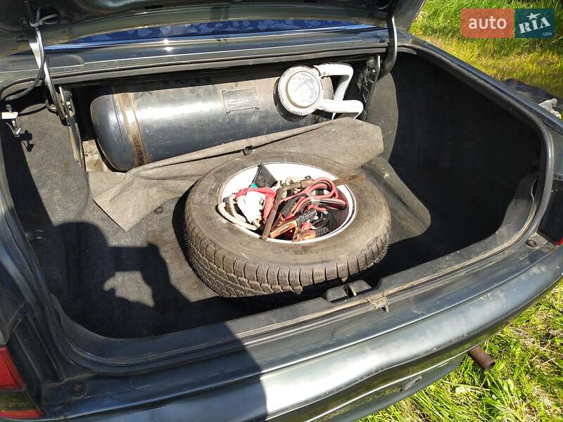Седан ГАЗ 3110 Волга 2003 в Киеве