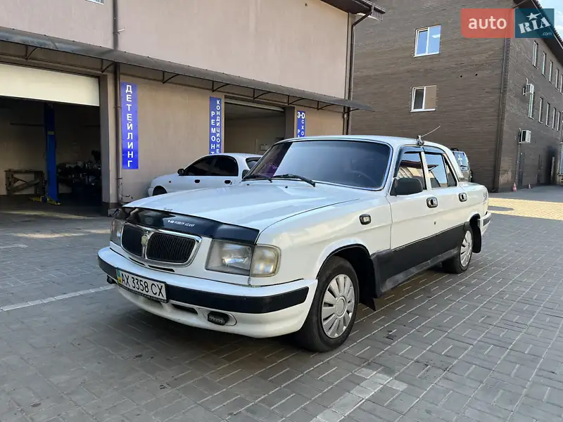 Седан ГАЗ 3110 Волга 2000 в 