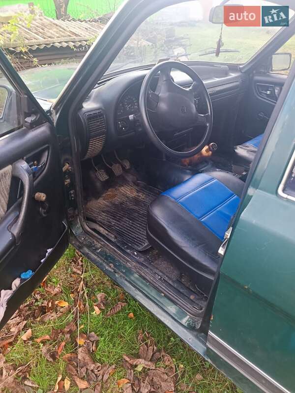 Седан ГАЗ 3110 Волга 2003 в Турійську