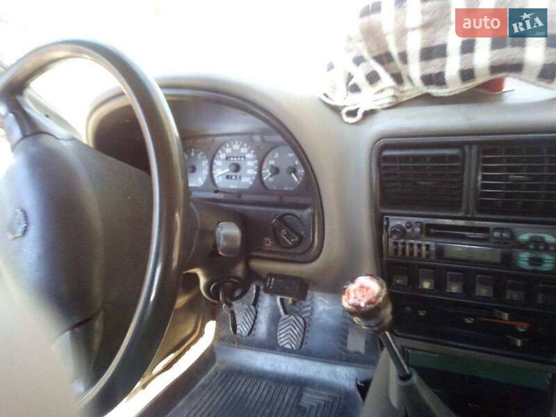 Седан ГАЗ 3110 Волга 2002 в Овруче