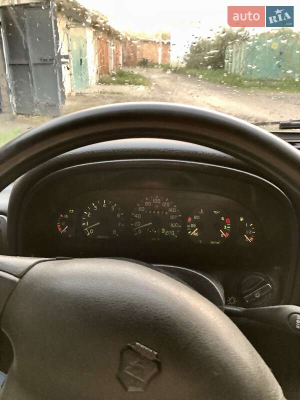 Седан ГАЗ 3110 Волга 2004 в Чернівцях