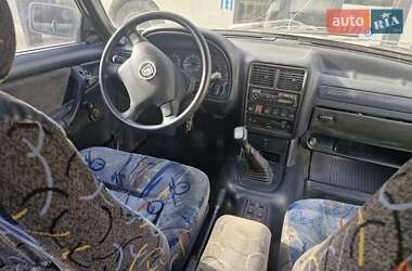 Седан ГАЗ 3110 Волга 2000 в 