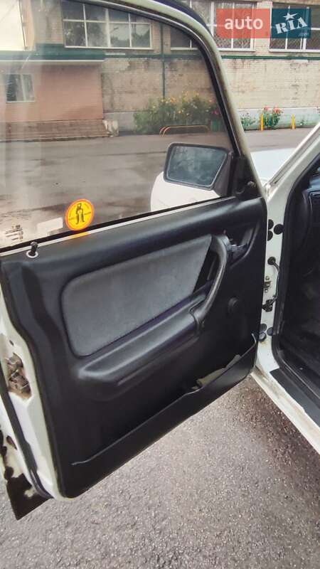 Седан ГАЗ 3110 Волга 2000 в Першотравенске