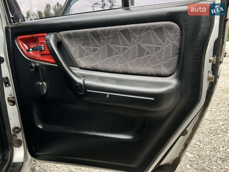 Седан ГАЗ 3110 Волга 2002 в Харкові