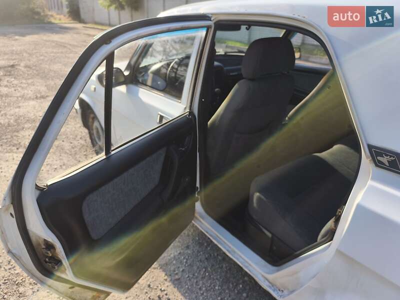 Седан ГАЗ 3110 Волга 2003 в Запоріжжі фото 14 Седан ГАЗ 3110 Волга 2003 в Запоріжжі