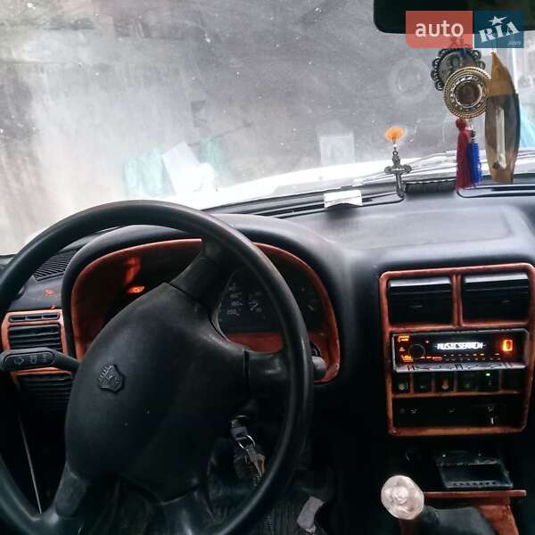 Седан ГАЗ 3110 Волга 2003 в Ивано-Франковске фото 3 Седан ГАЗ 3110 Волга 2003 в Ивано-Франковске