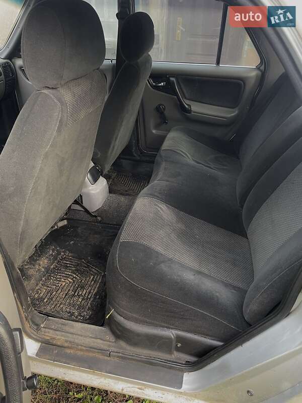 Седан ГАЗ 3110 Волга 2002 в Харькове