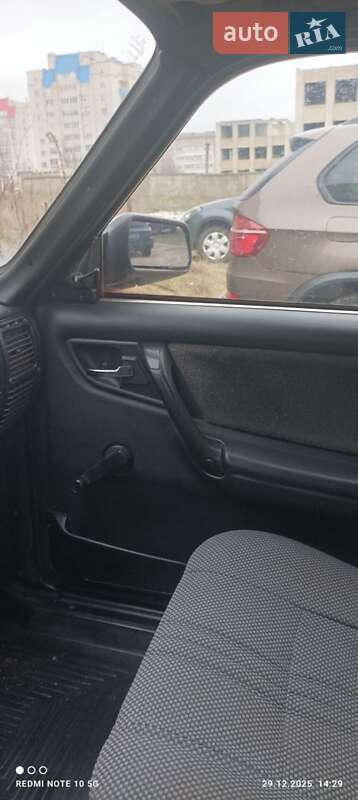 Седан ГАЗ 3110 Волга 2002 в Вараше