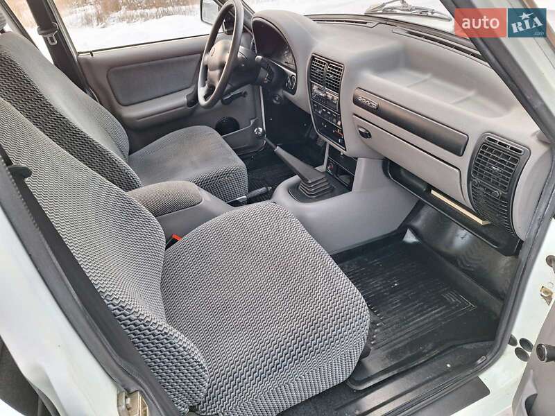 Седан ГАЗ 3110 Волга 2000 в Ізюмі