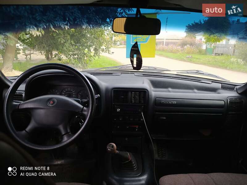 Седан ГАЗ 31105 Волга 2004 в Помічній