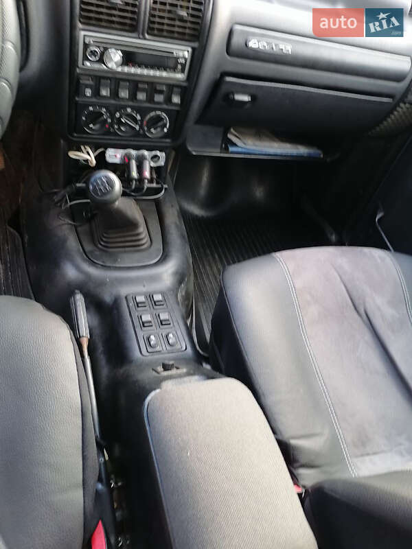 Седан ГАЗ 31105 Волга 2006 в Малій Висці