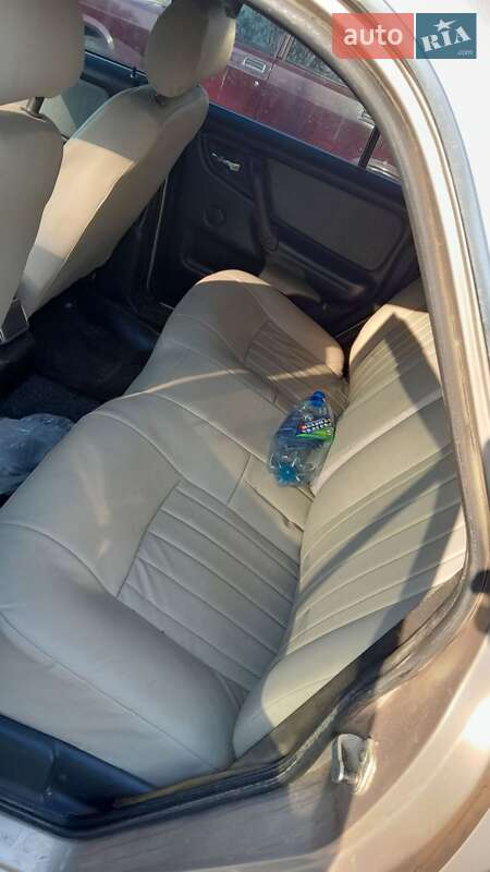 Седан ГАЗ 31105 Волга 2005 в Тарутиному