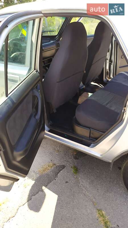 Седан ГАЗ 31105 Волга 2005 в Кременчуці