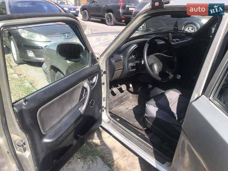 Седан ГАЗ 31105 Волга 2006 в Бердичеві