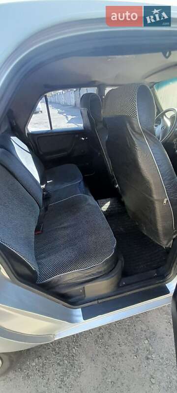 Седан ГАЗ 31105 Волга 2005 в Радомишлі