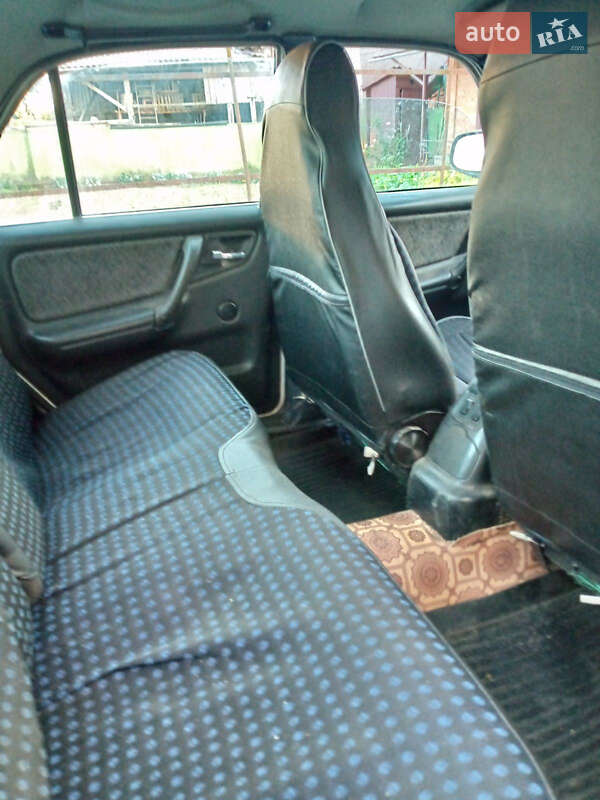 Седан ГАЗ 31105 Волга 2005 в Литине