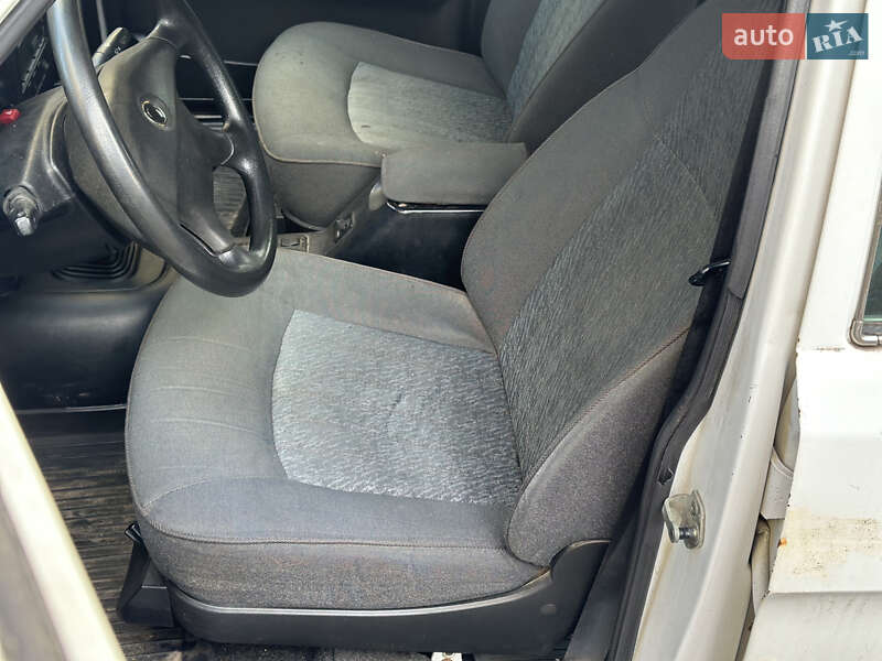 Седан ГАЗ 31105 Волга 2005 в Киеве