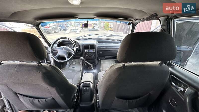 Седан ГАЗ 31105 Волга 2005 в Кривом Роге