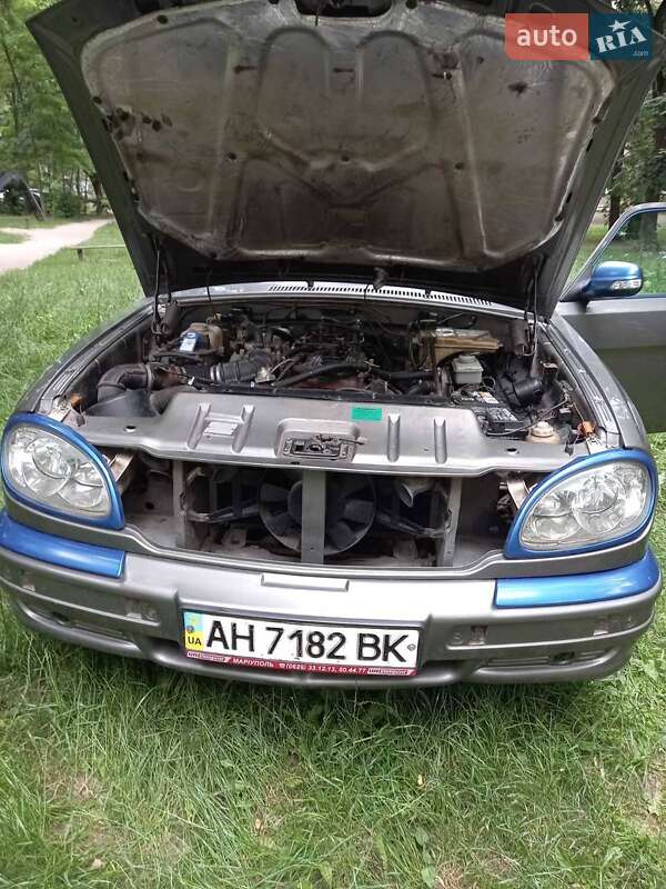 Седан ГАЗ 31105 Волга 2006 в Києві