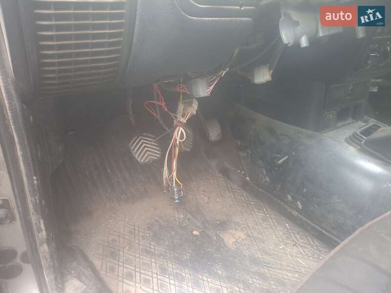 Седан ГАЗ 31105 Волга 2006 в Великих Лучках