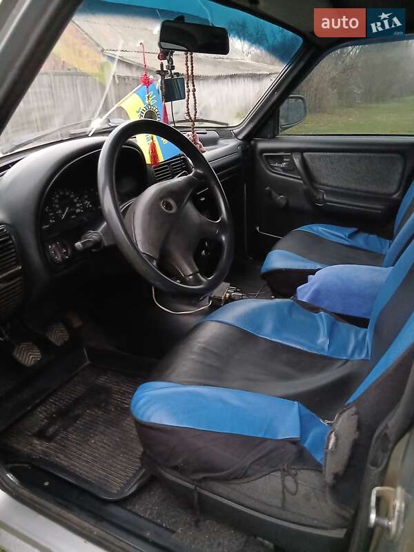 Седан ГАЗ 31105 Волга 2004 в Недригайлове