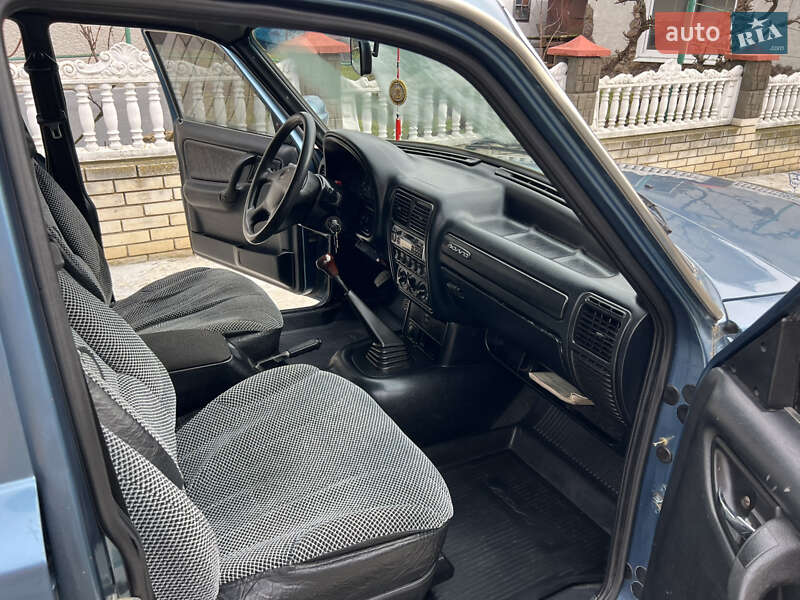 Седан ГАЗ 31105 Волга 2005 в Гусятине
