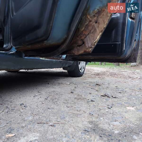 Седан ГАЗ 31105 Волга 2004 в Кременчуге