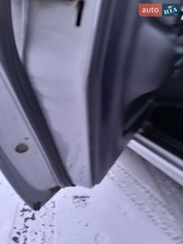 Седан ГАЗ 31105 Волга 2004 в Новому Бузі