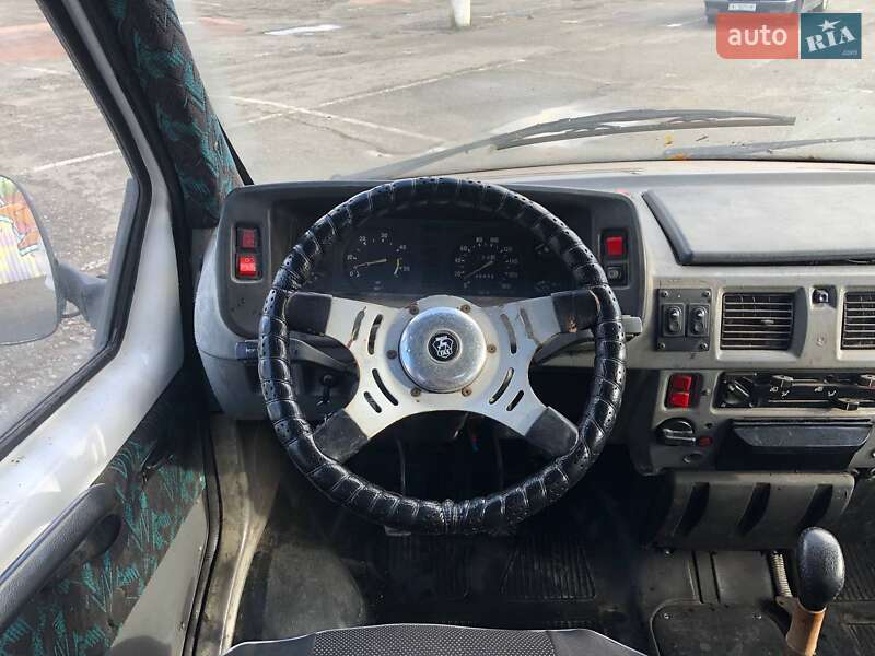 Универсал ГАЗ 3221 Газель 2002 в Киеве