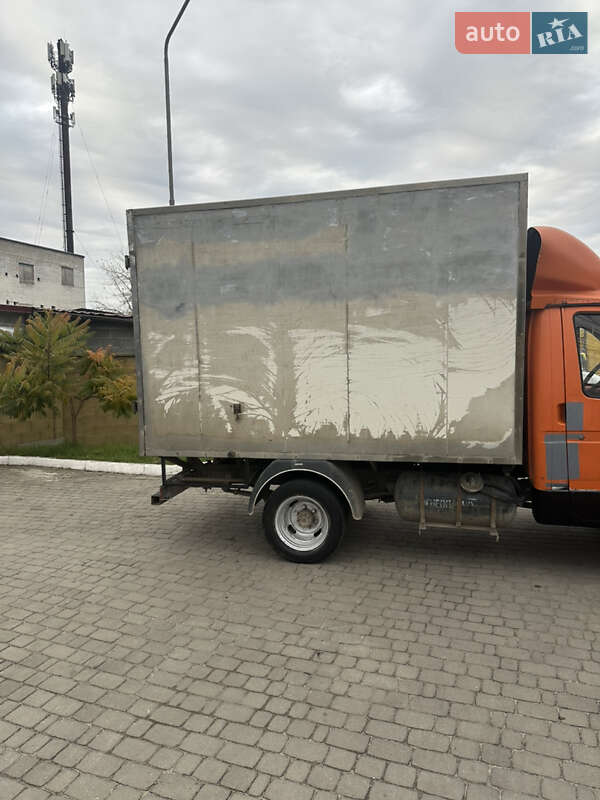 Вантажний фургон ГАЗ 3302 Газель 2004 в Сарнах