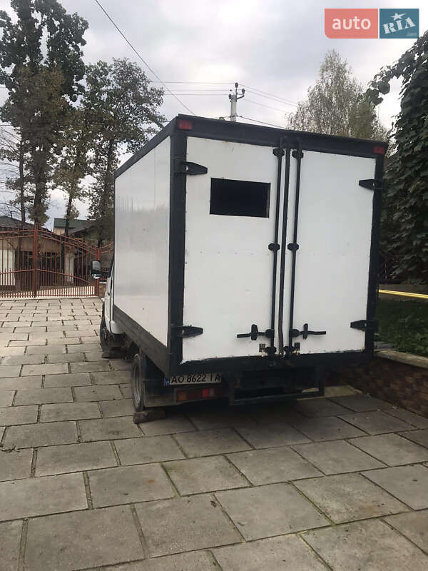Грузовой фургон ГАЗ 3302 Газель 2003 в Солотвине