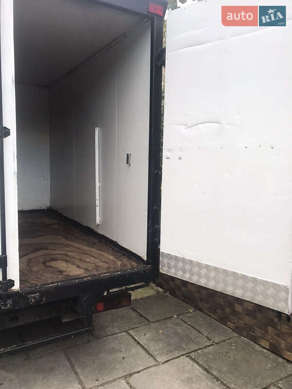 Грузовой фургон ГАЗ 3302 Газель 2003 в Солотвине