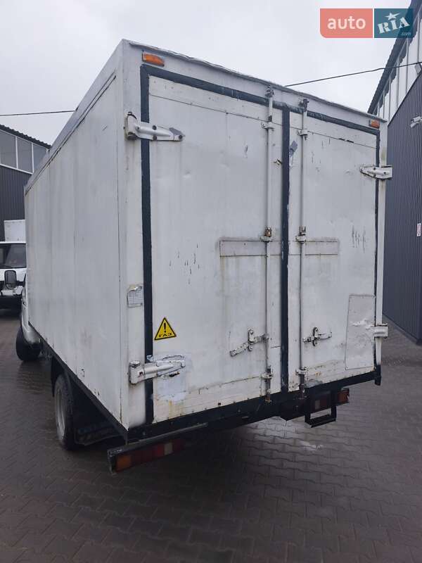 Грузовой фургон ГАЗ 3302 Газель 2005 в Сокольниках