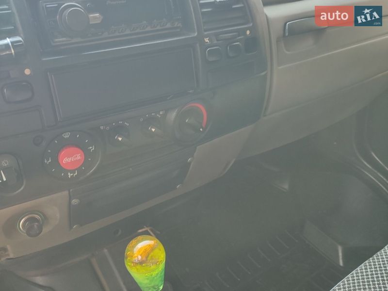 Грузопассажирский фургон ГАЗ 3302 Газель 2003 в Никополе