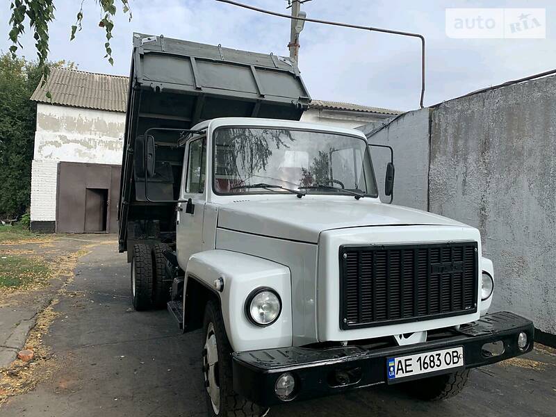 ГАЗ 3307
