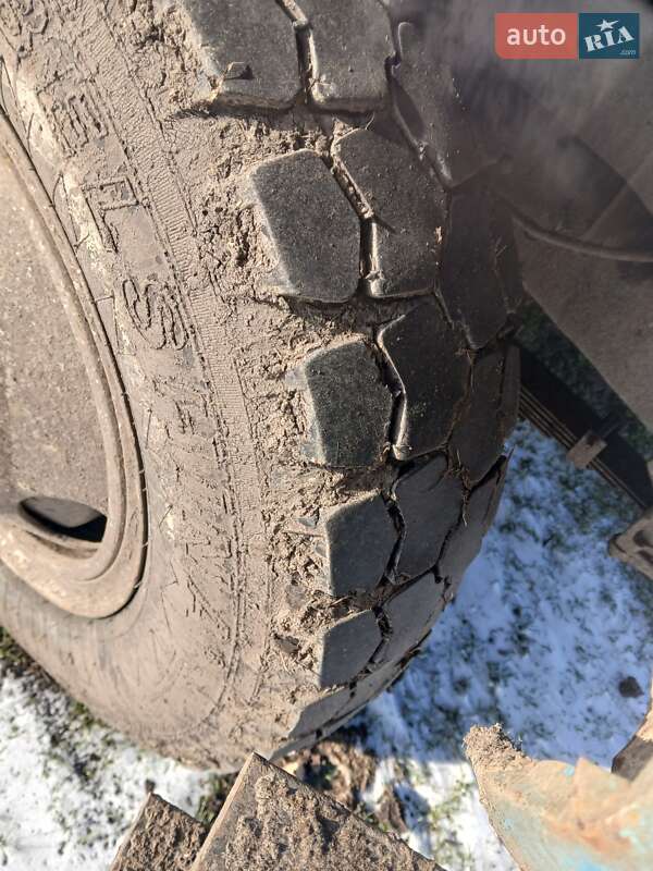 Самосвал ГАЗ 3307 1992 в Голованевске