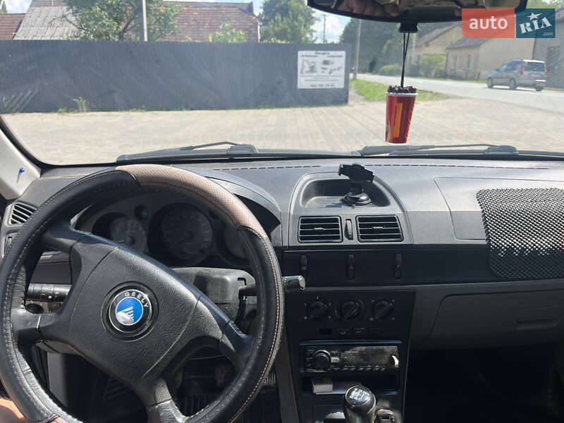 Седан Geely CK 2007 в Перечине