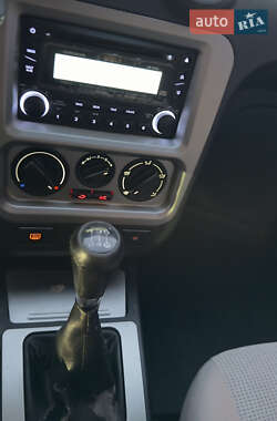 Седан Geely CK 2010 в  фото 15 Седан Geely CK 2010 в